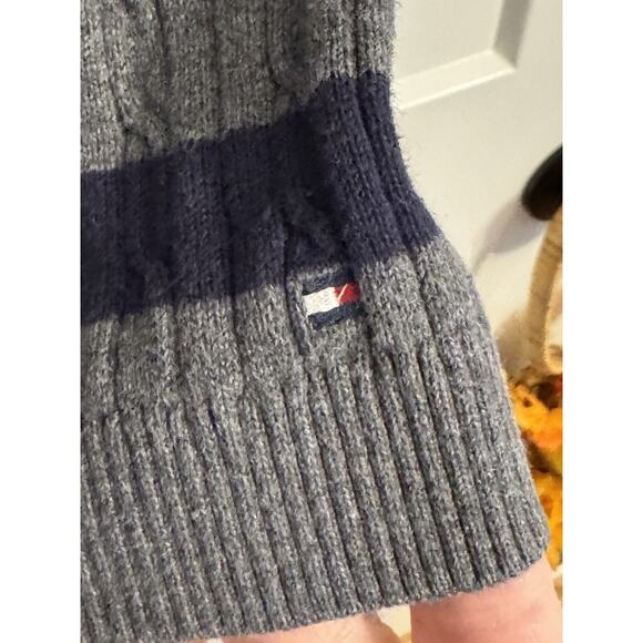 Tommy Hilfiger V-Neck Sweater Gray and Navy Blue Sz XL Preppy Academia Old Money - Picture 4 of 6
